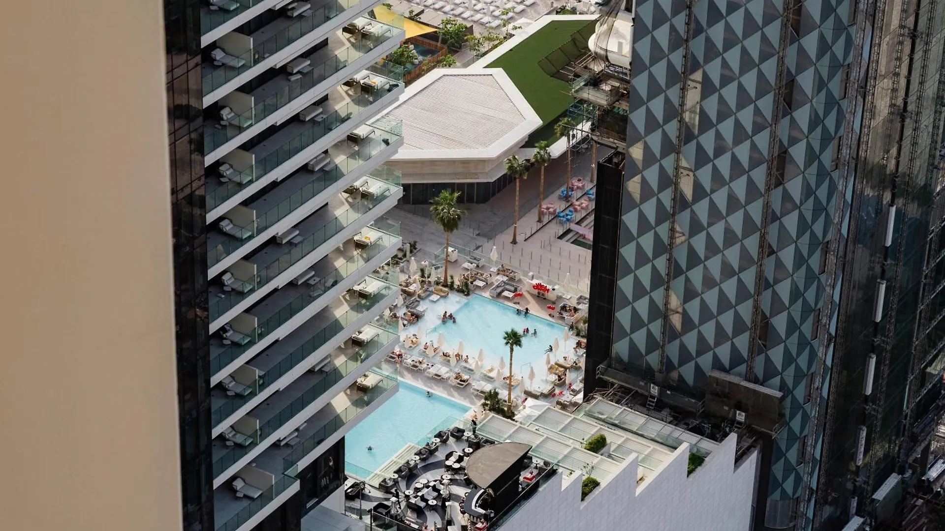 Palm & Sea View Beach Acess Jbr Walk Skydive Clubs Dubai United Arab Emirates